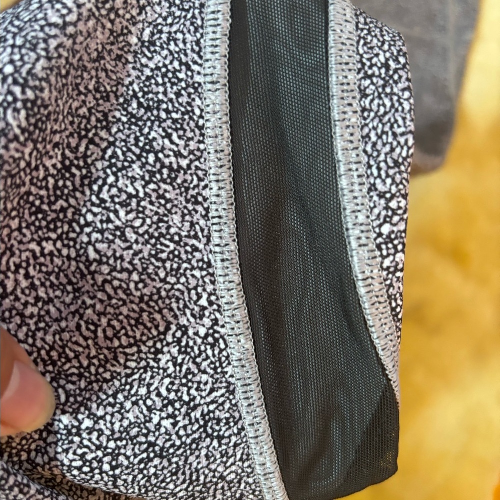 Lululemon leggings - Picture 5 of 6